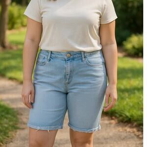 Universal Thread High Rise Bermuda Denim Shorts 14R Light Wash Frayed Cuffs